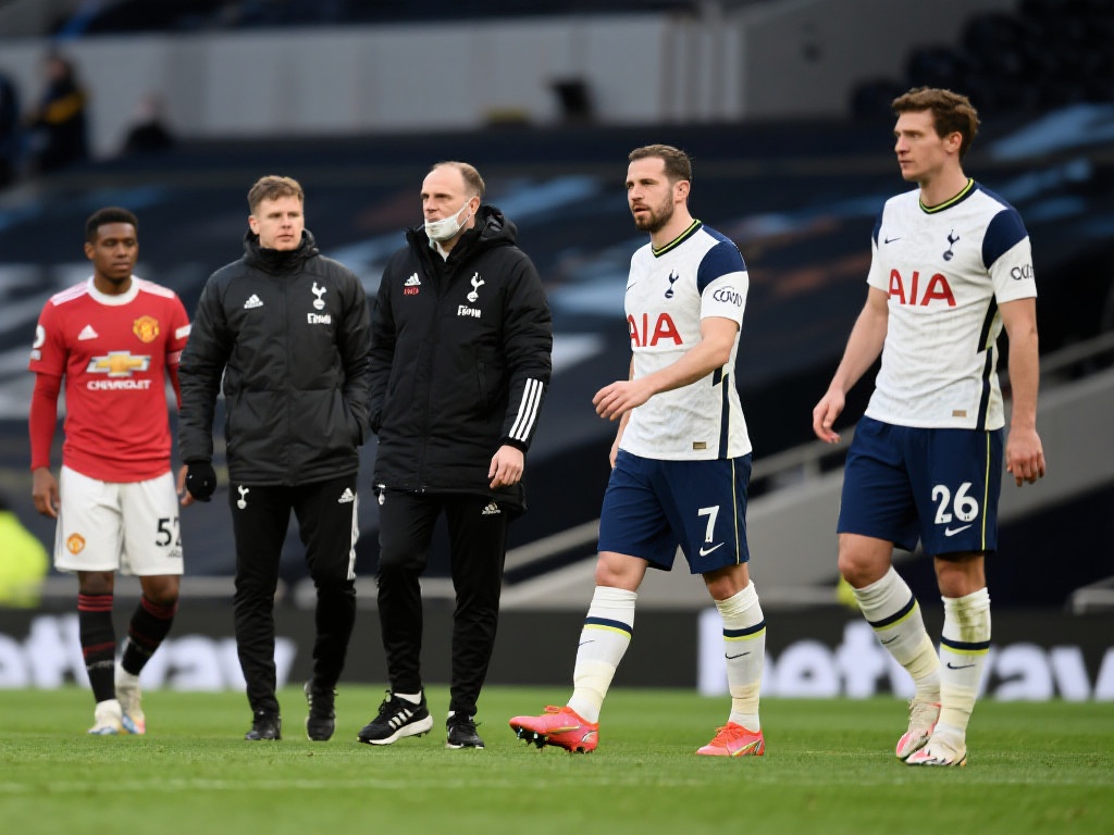 案例分析：托特纳姆热刺的裁员对比
热刺