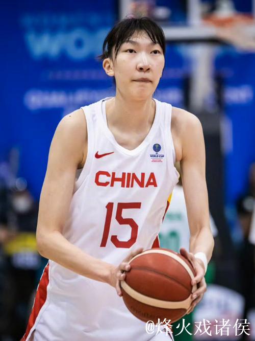 韩旭队友:韩旭为球队带来了很多观众,谁不喜欢看她打球呢 韩旭队友:韩旭为球队带来了很多观众,谁不喜欢看她打球呢