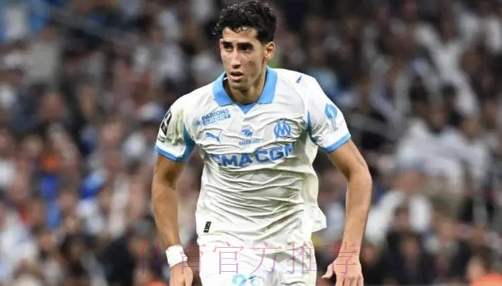 记者：马赛后卫阿格德头部遭撞击 无缘出战皇马